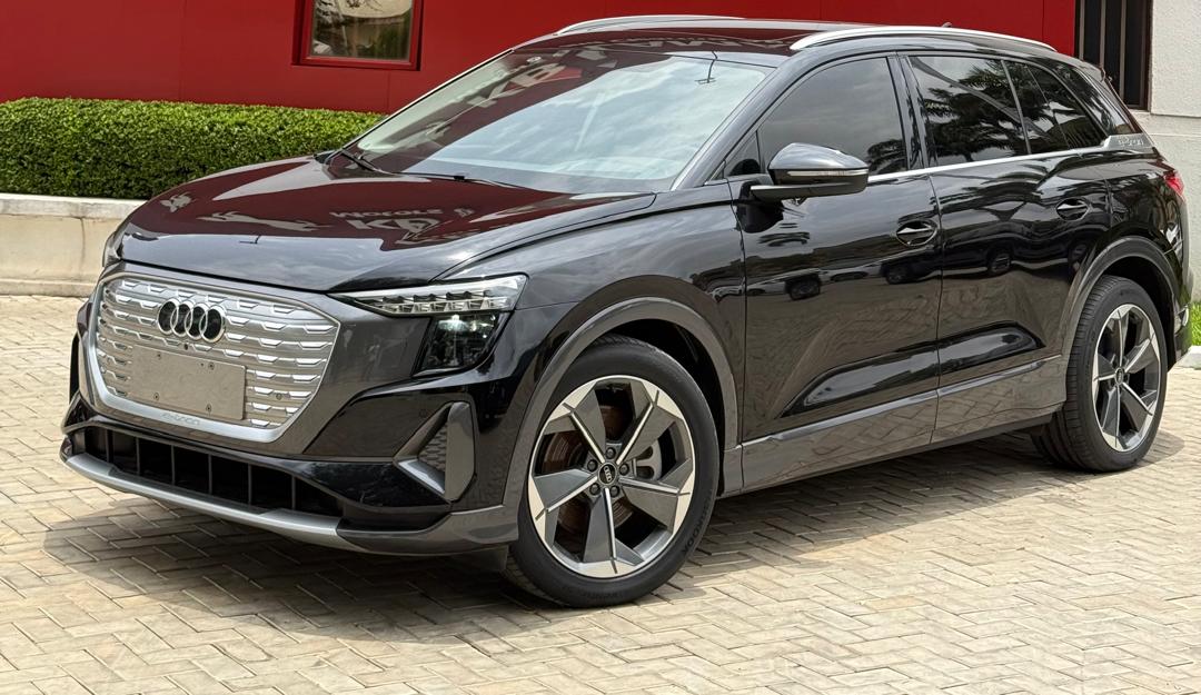 AUDI Q5 E-TRON 2022 — photo 12 of 15