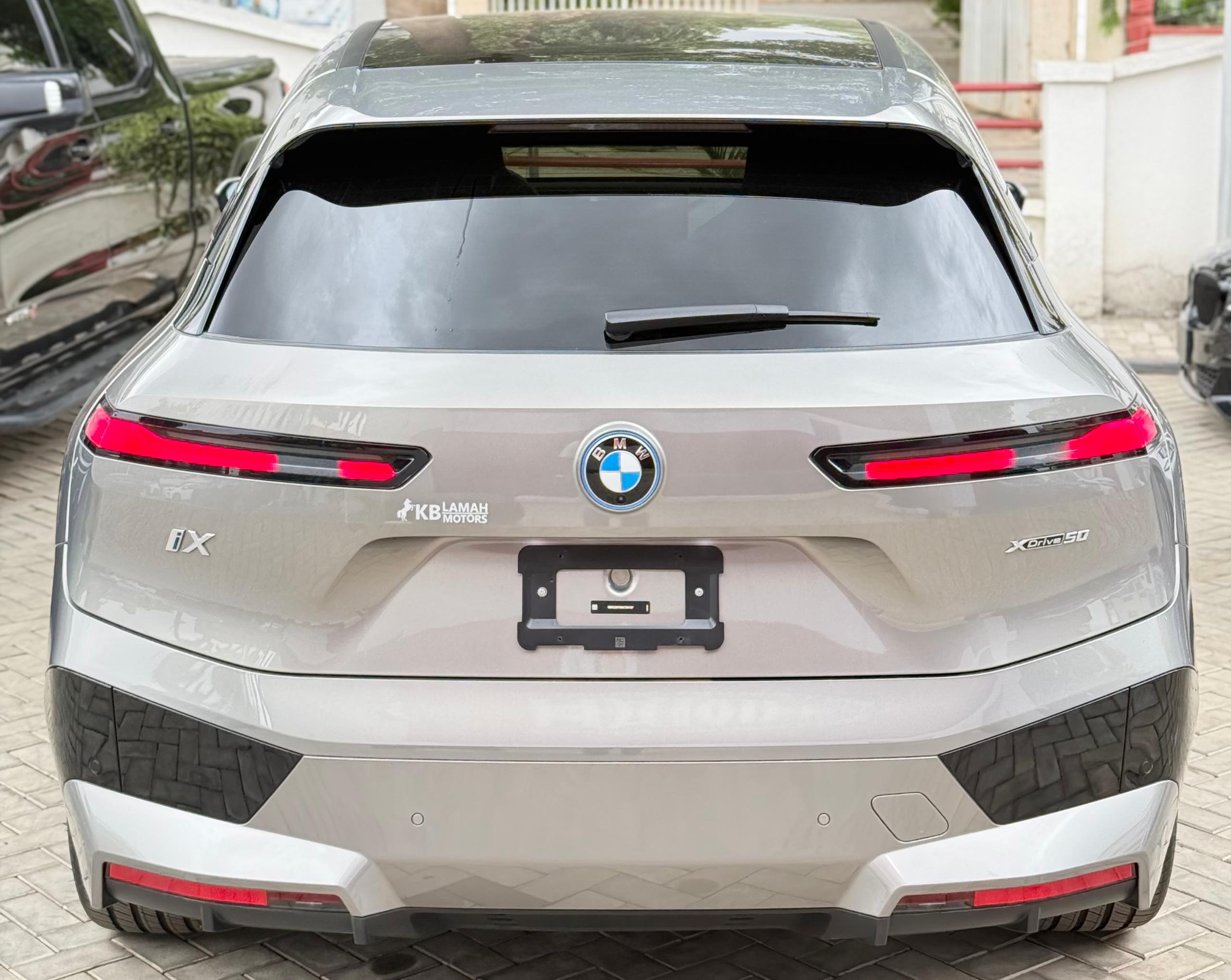 BMW IX 50 2025 — photo 11 of 13