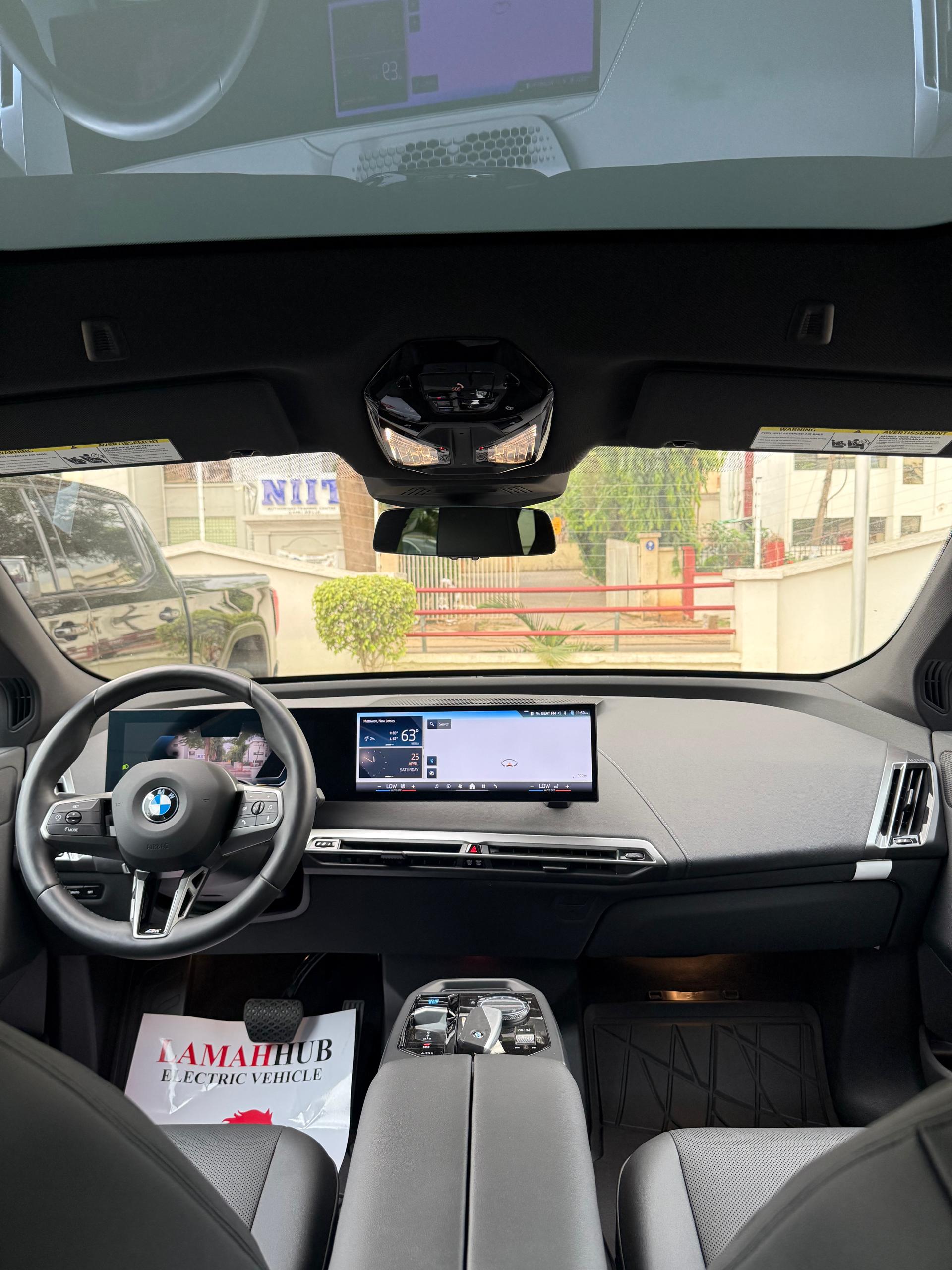 BMW IX 50 2025 — photo 4 of 13