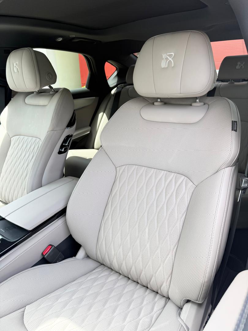 BYD DMI (PLUGGED IN-HYBRID) 2025 — photo 9 of 12