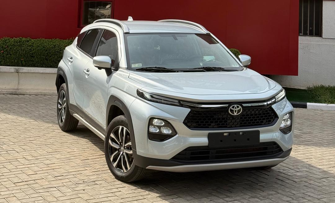 TOYOTA STARLET CROSS 2025 — photo 12 of 12