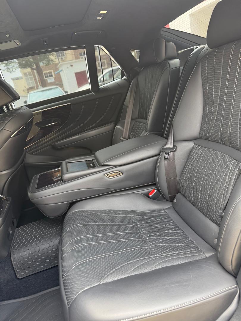 LEXUS LS 500 2018 — photo 8 of 14