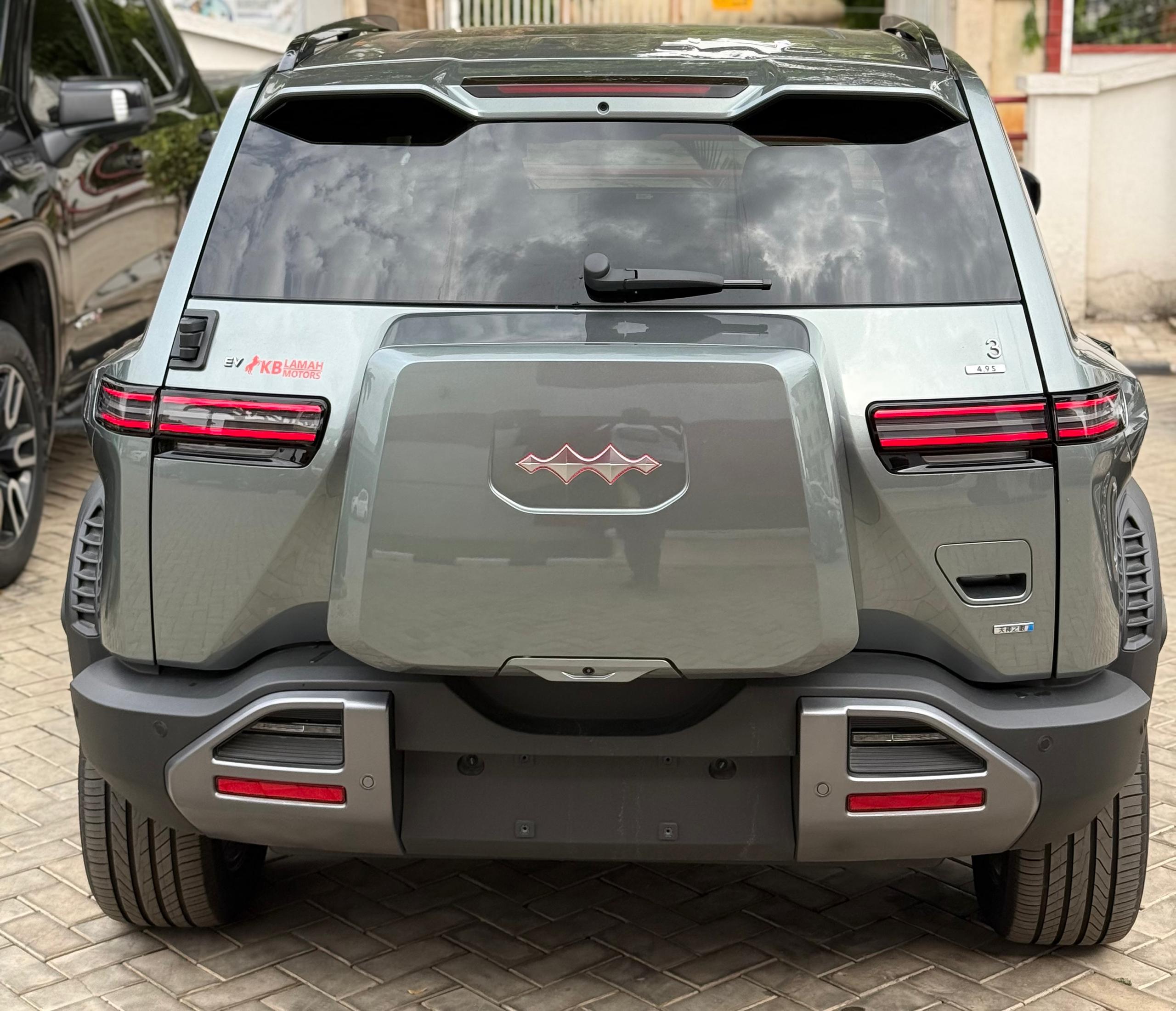 BYD LEOPARD TITANIUM 2025 — photo 9 of 12