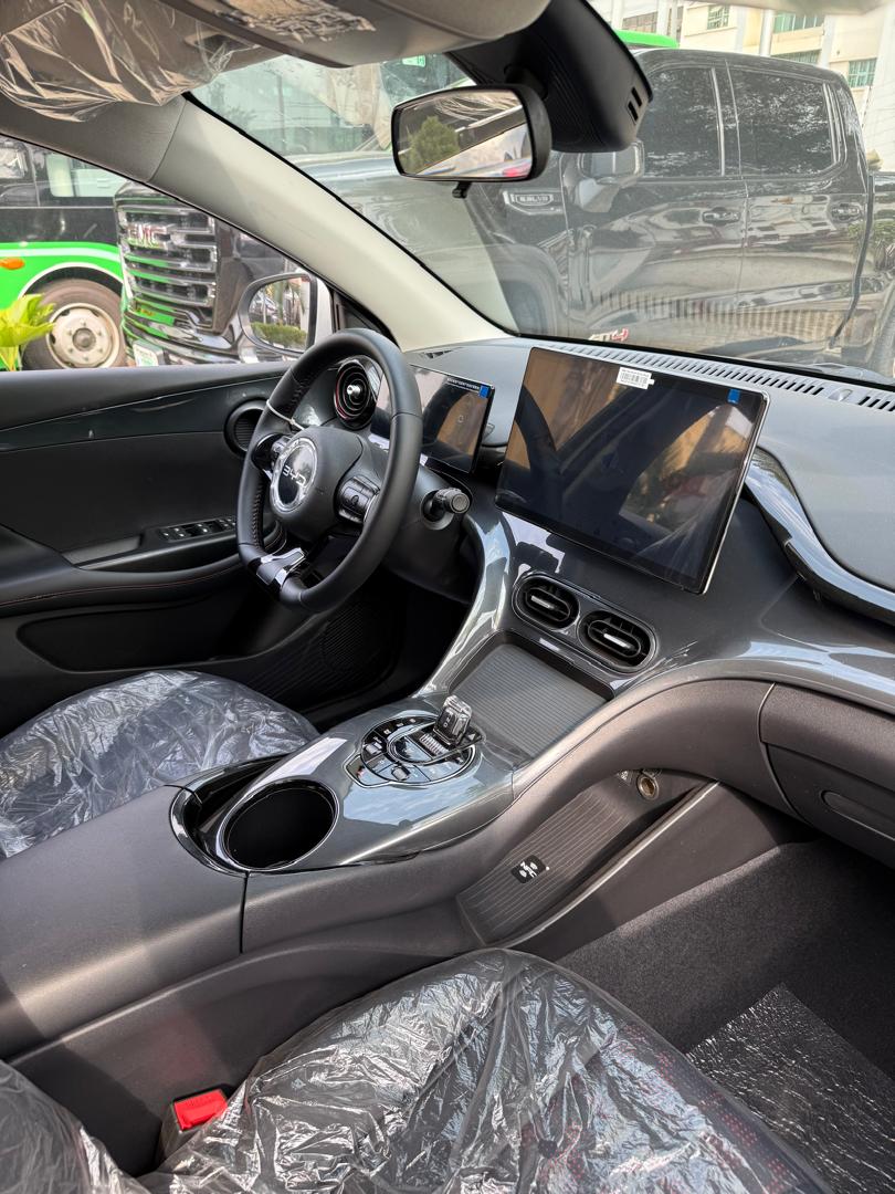 BYD E2 2024 — photo 2 of 12