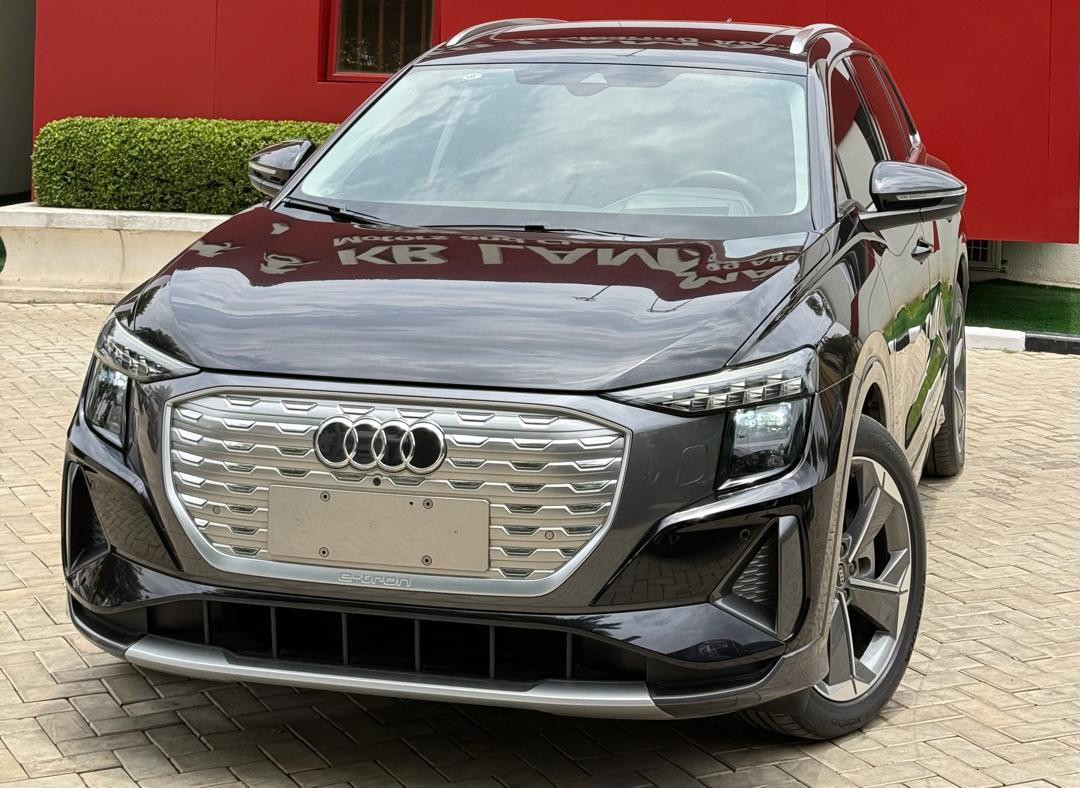 AUDI Q5 E-TRON 2022 — photo 1 of 15