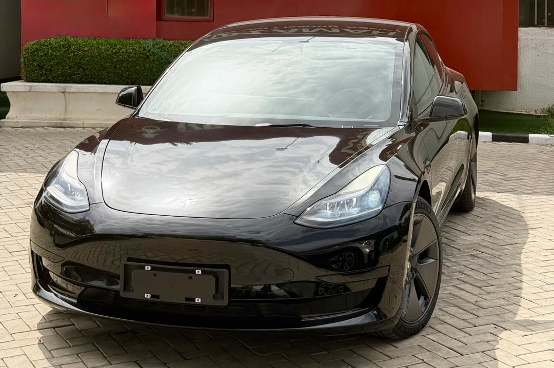 TESLA MODEL 3 2024 — photo 1 of 14