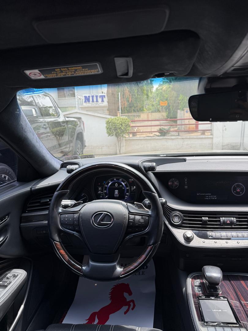 LEXUS LS 500 2018 — photo 5 of 14