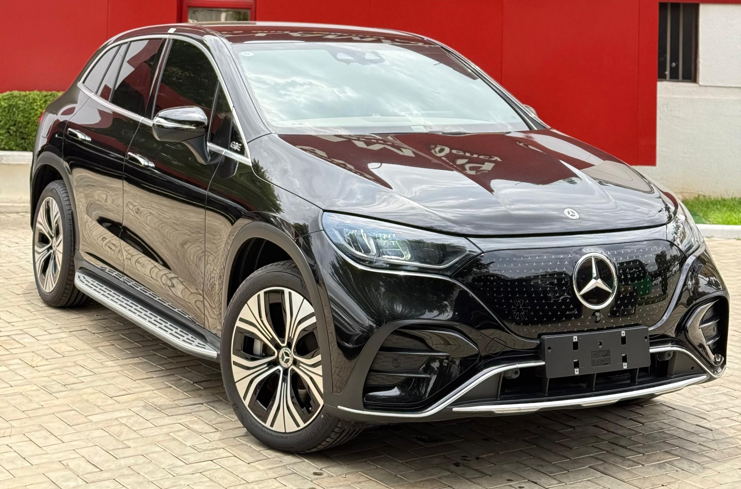 MERCEDES BENZ  EQE 500 2024 — photo 10 of 10