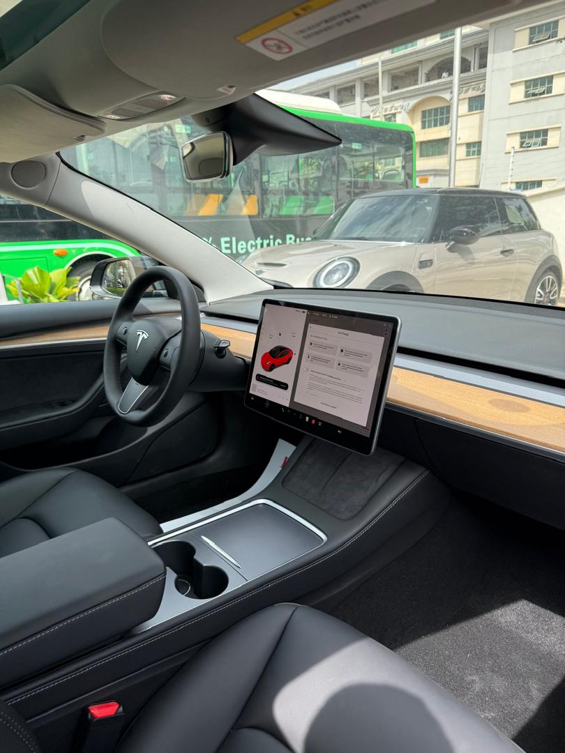 TESLA MODEL 3 2024 — photo 4 of 14