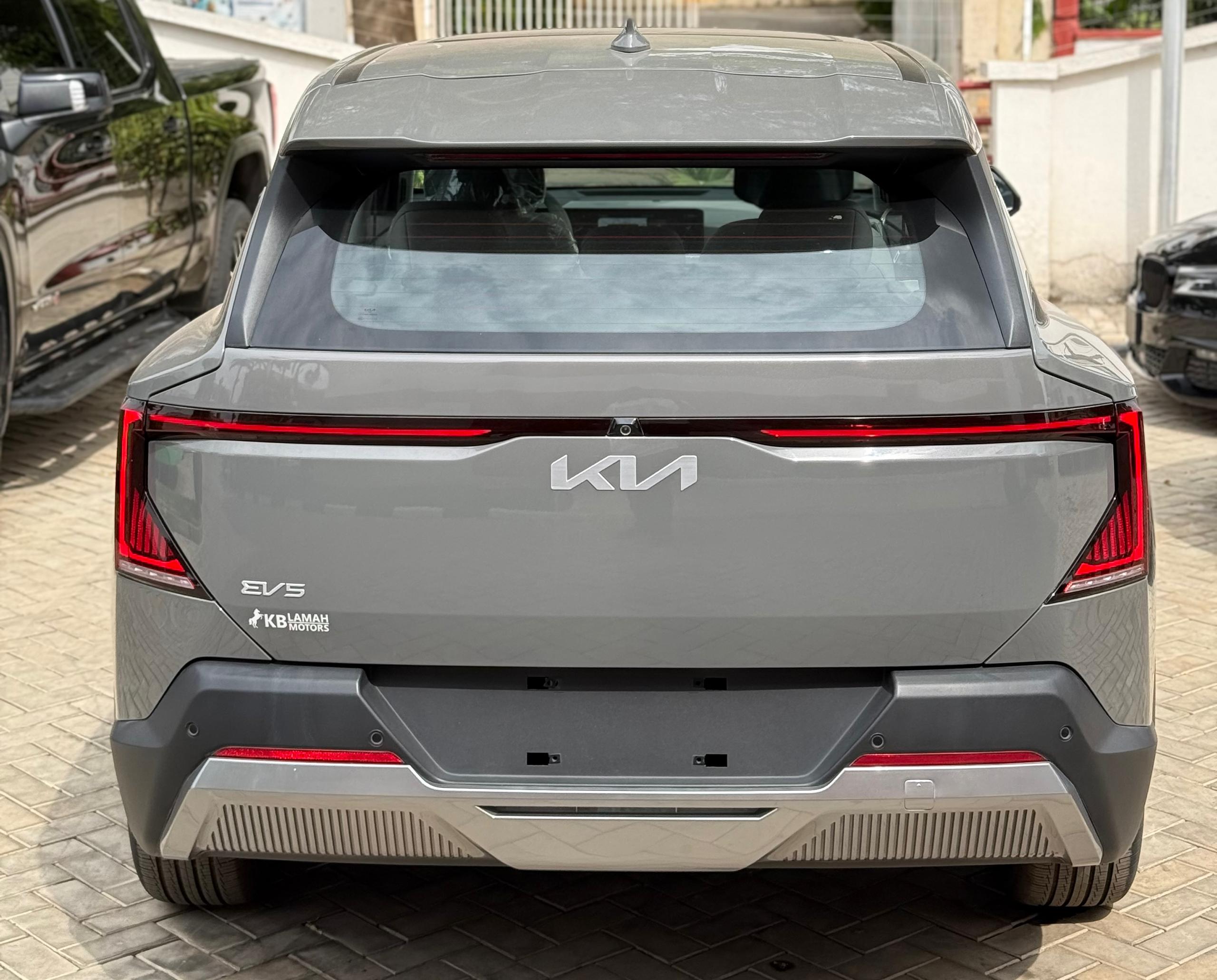 KIA EV5 2024 — photo 10 of 12