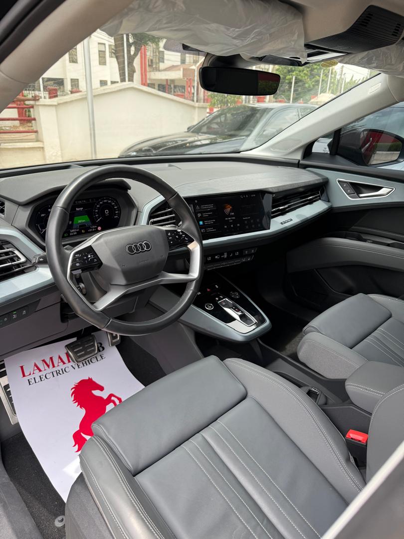 AUDI Q5 E-TRON 2022 — photo 2 of 15