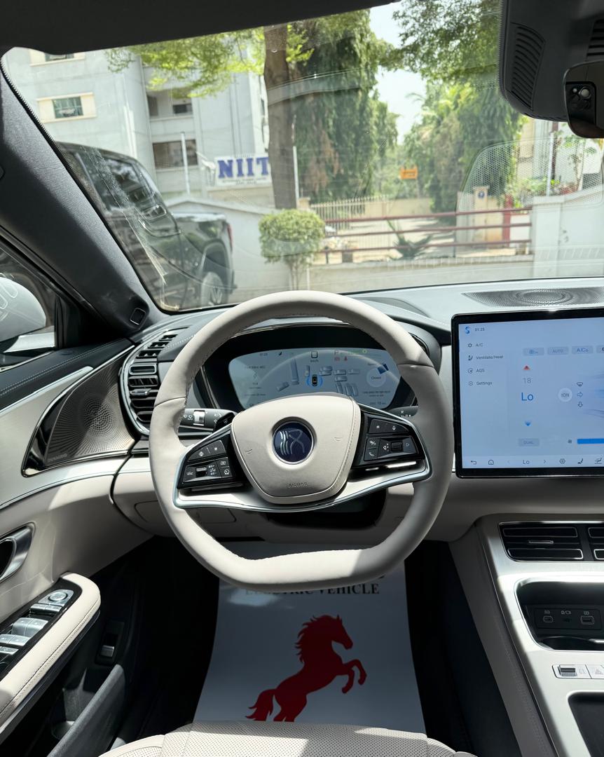 BYD HAN 2025 — photo 2 of 11