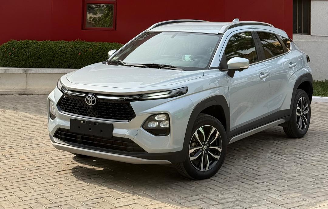 TOYOTA STARLET CROSS 2025 — photo 11 of 12