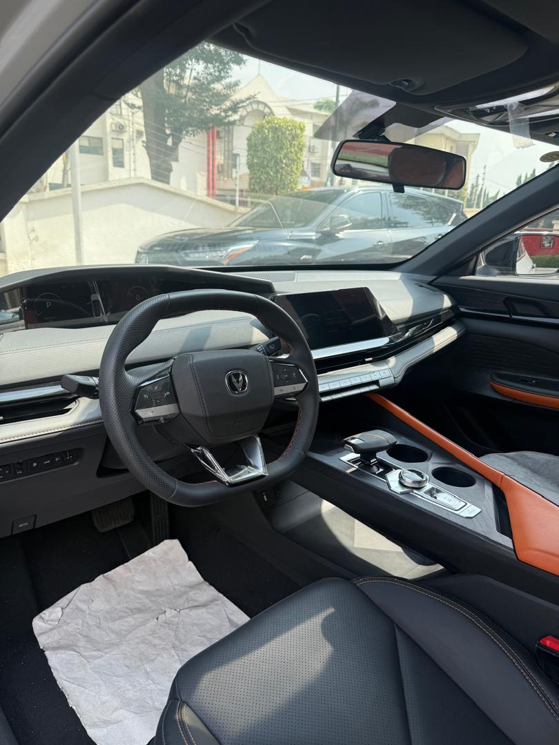 CHANGAN UNI-V 2023 — photo 2 of 13