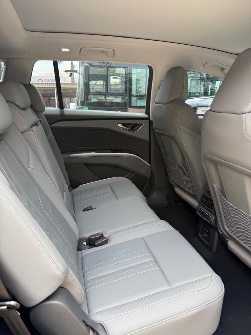 AUDI Q5 E-TRON 2022 — photo 5 of 15