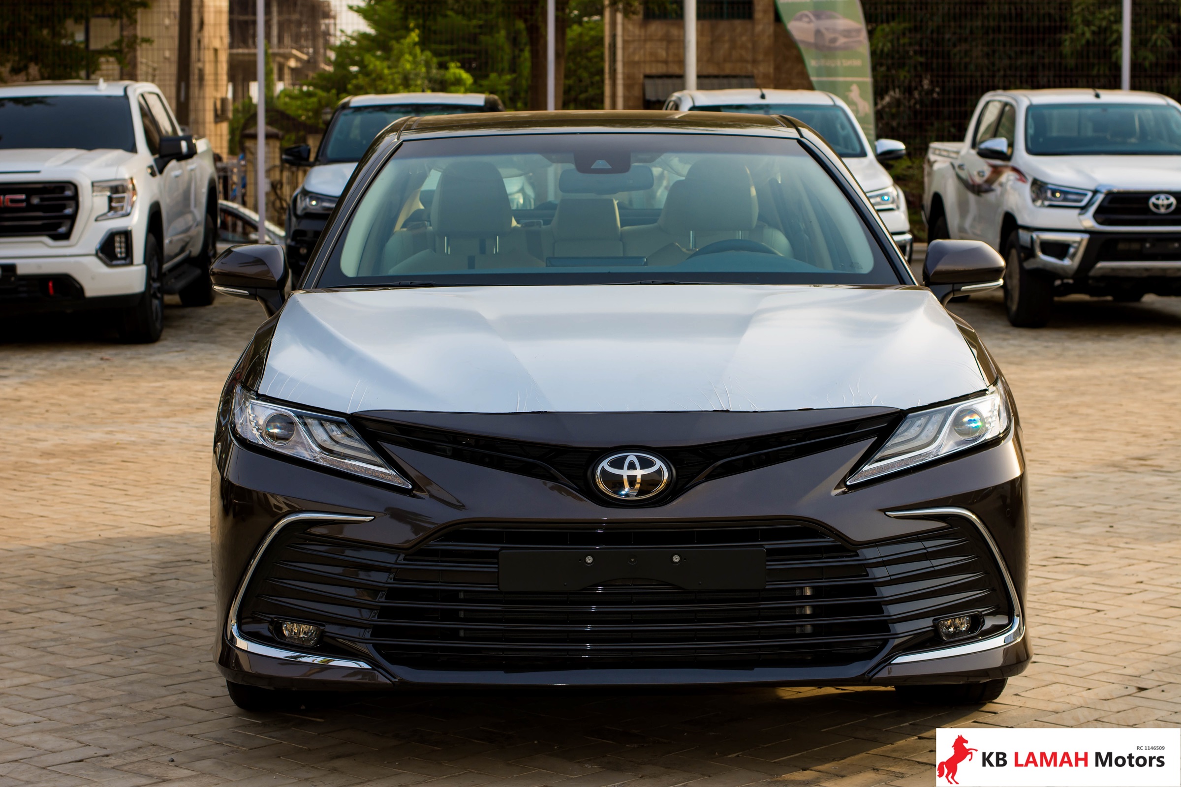 TOYOTA CAMRY XLE 2023 — photo 1 of 5