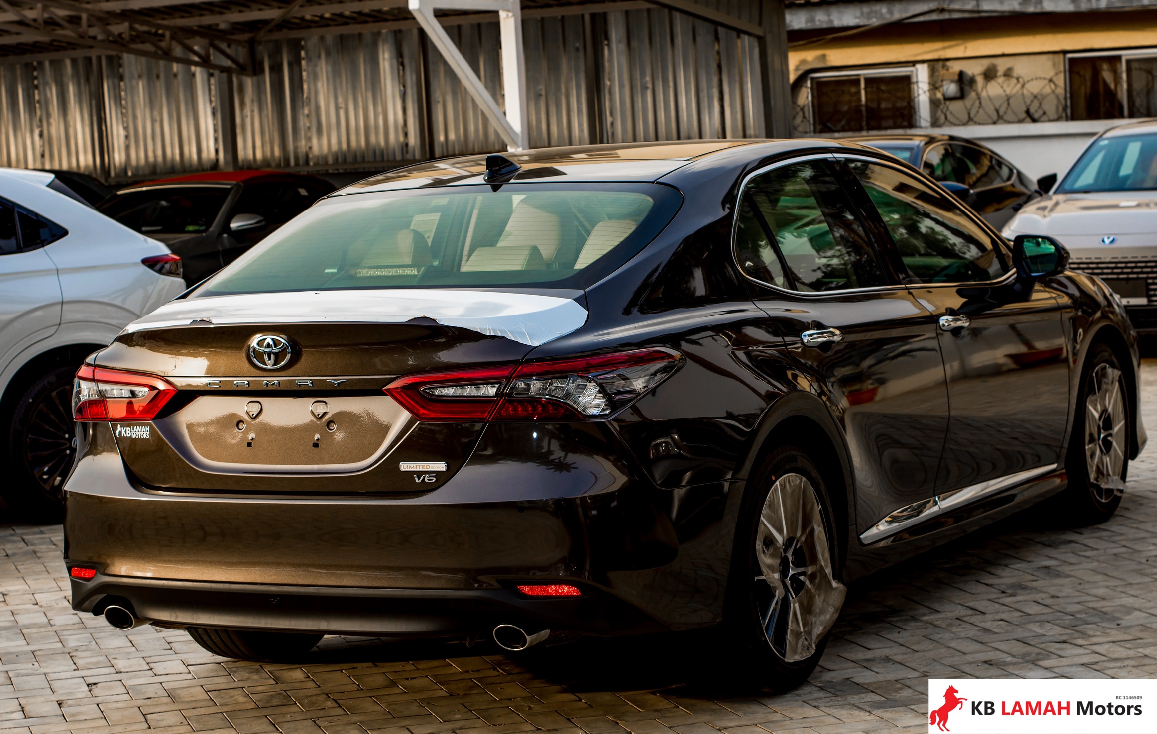TOYOTA CAMRY XLE 2023 — photo 3 of 5