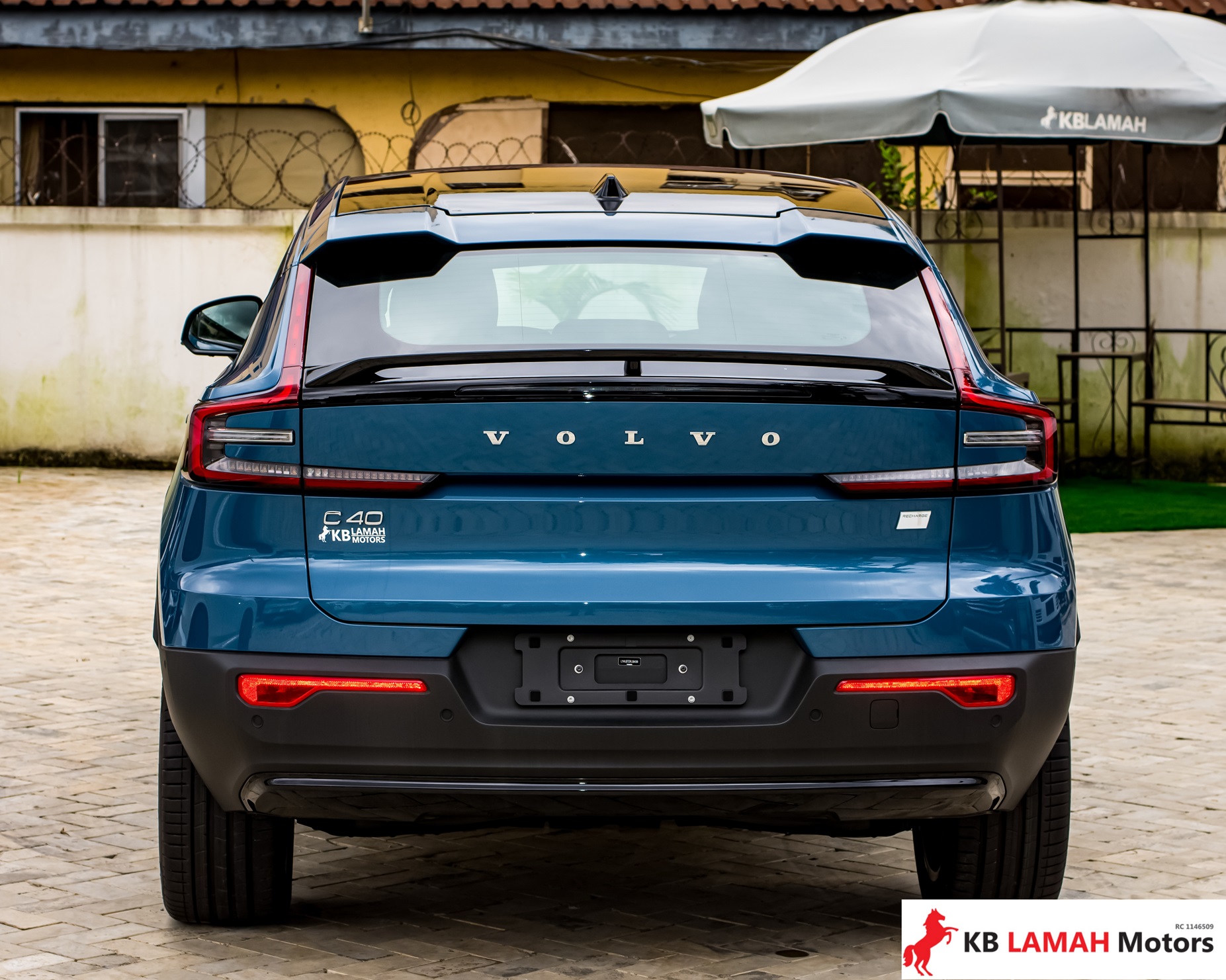 VOLVO C40 2023 — photo 2 of 5