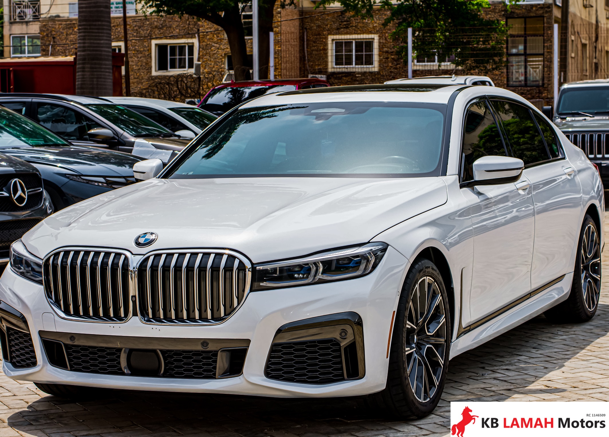 BMW 750I 2019 — photo 2 of 5