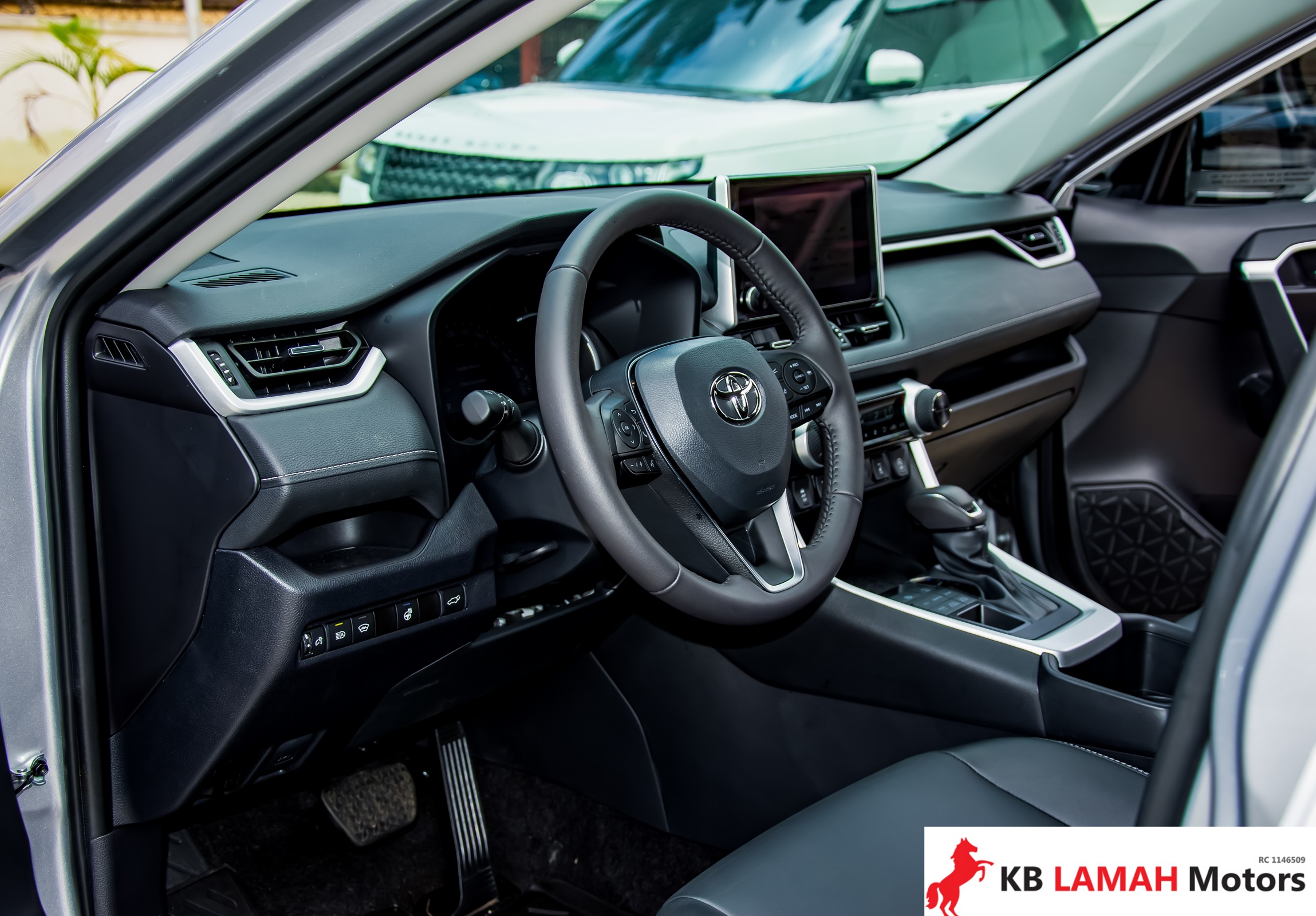 TOYOTA RAV4 2024 — photo 4 of 5