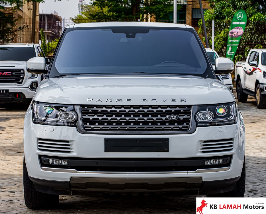 RANGE ROVER VOGUE 2017 — photo 1 of 5
