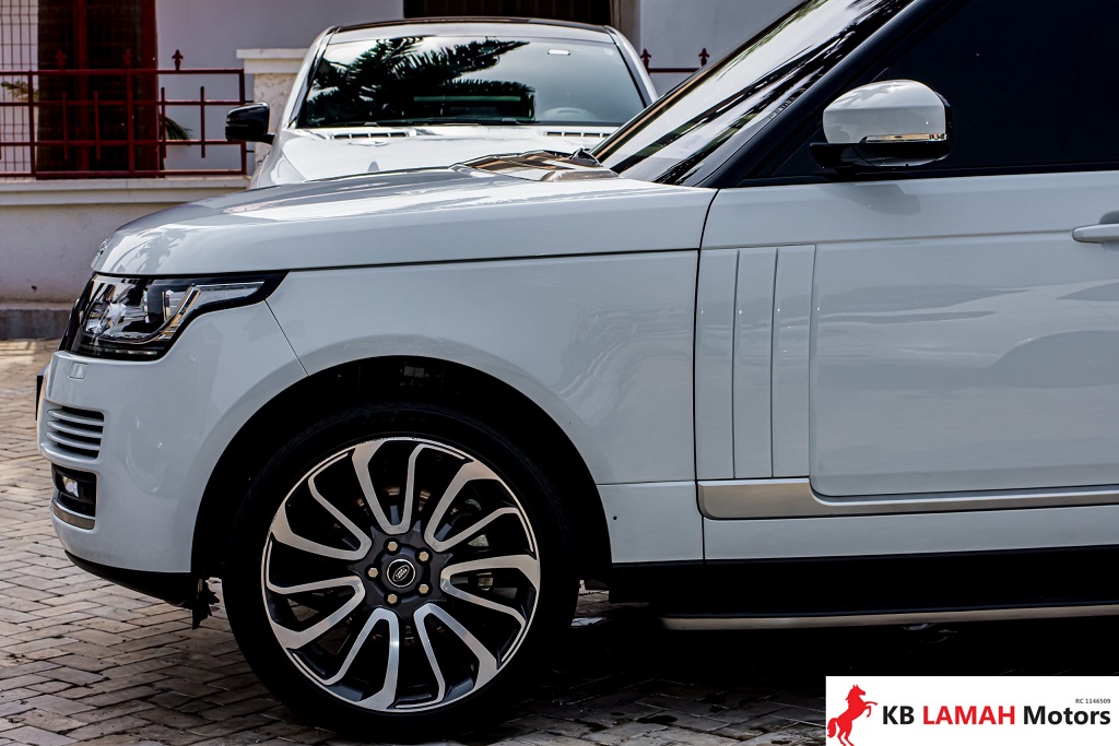 RANGE ROVER VOGUE 2017 — photo 3 of 5