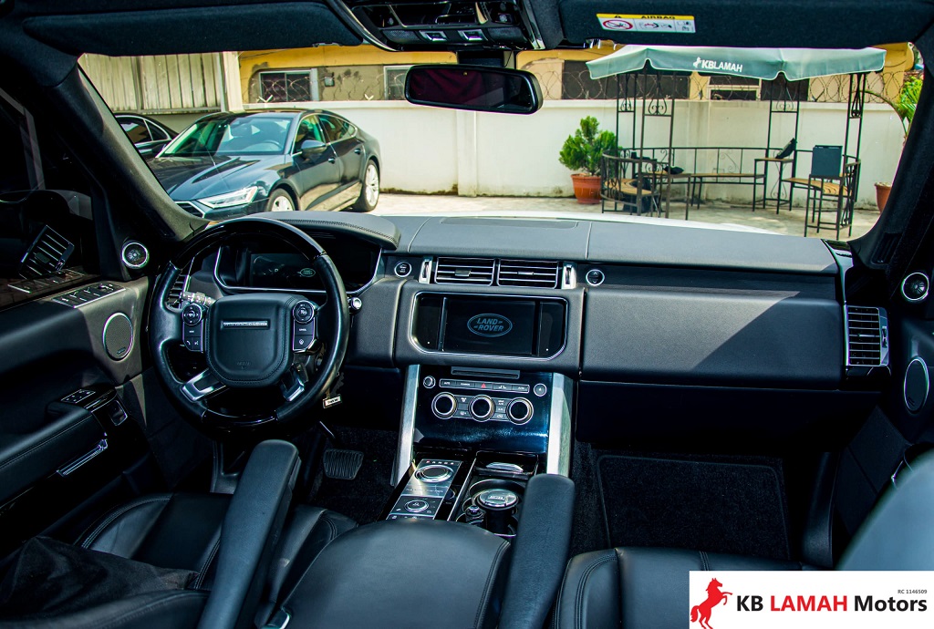 RANGE ROVER VOGUE 2017 — photo 4 of 5