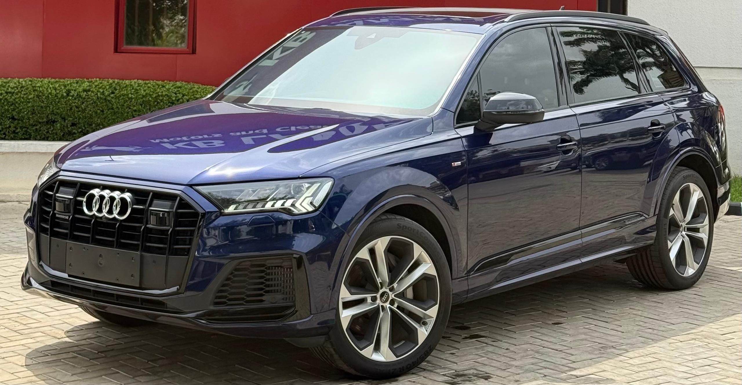 AUDI Q7 2017 — photo 8 of 9
