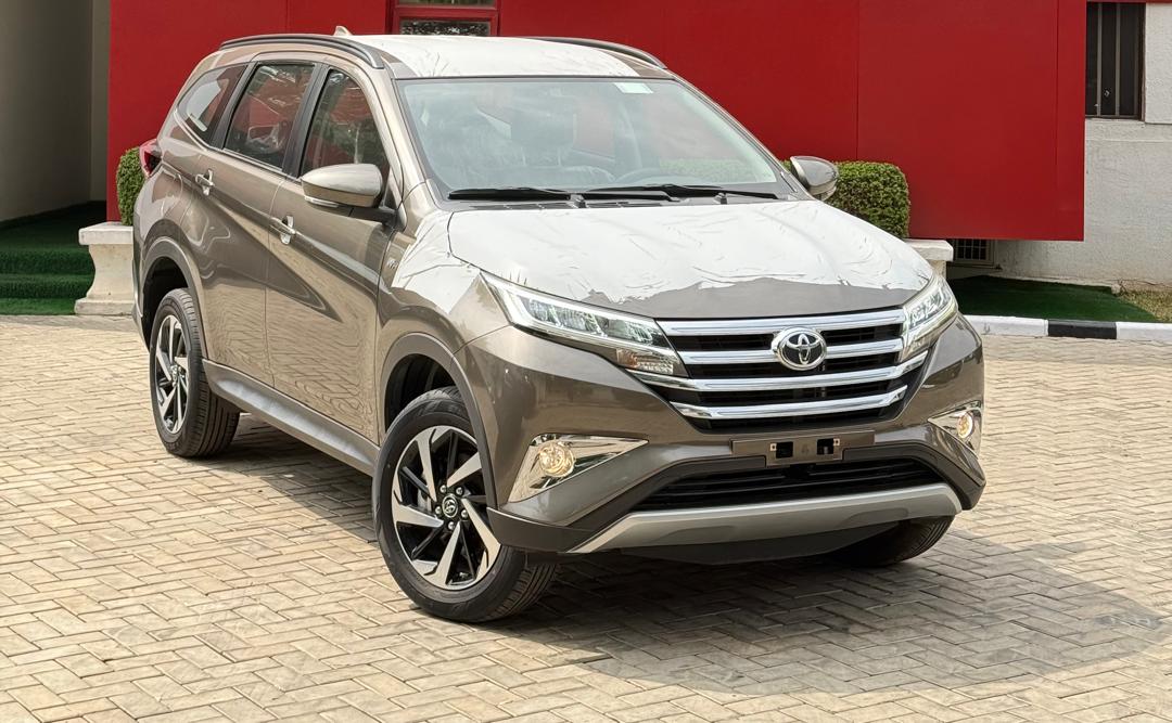TOYOTA RUSH 2023 — photo 13 of 15