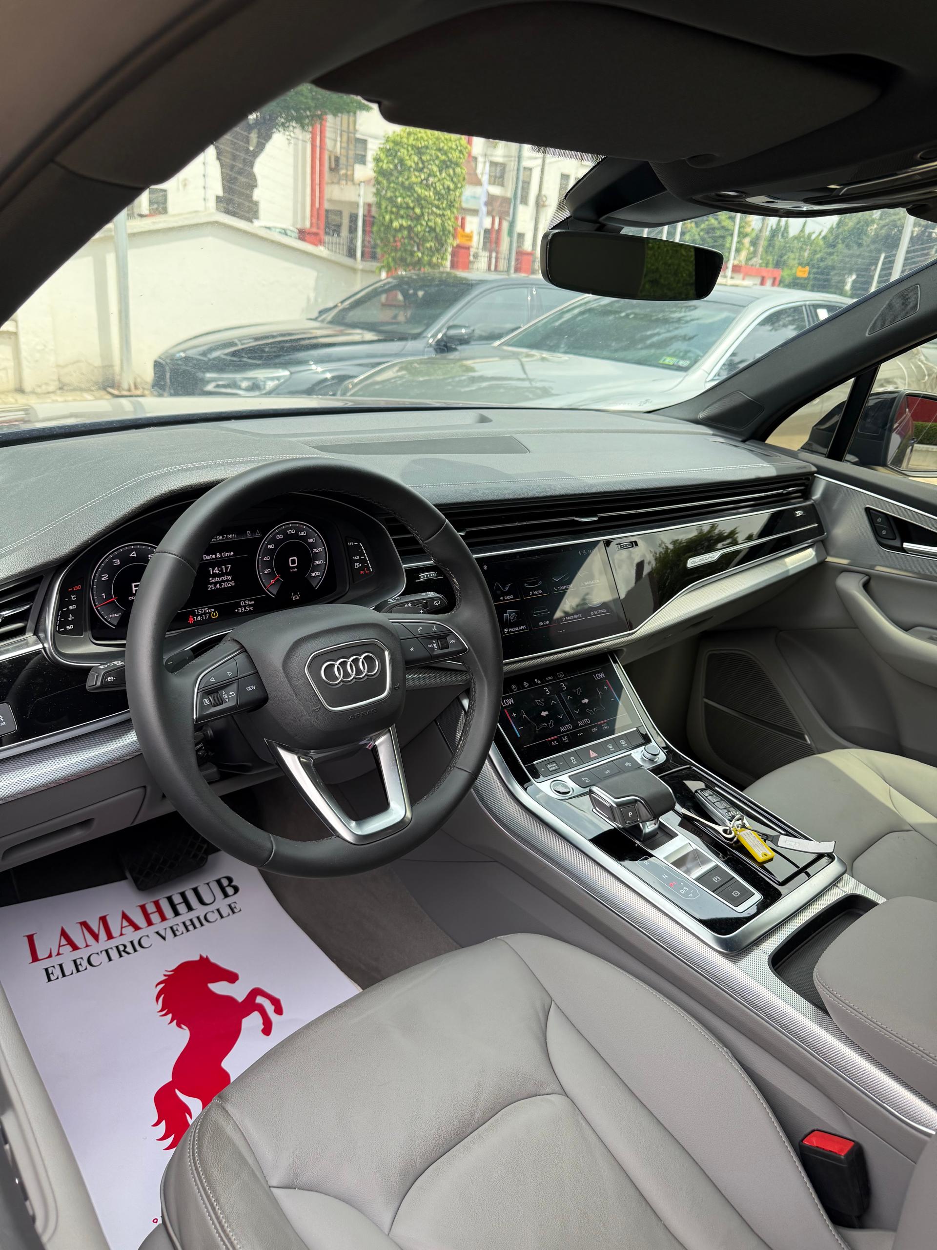 AUDI Q7 2017 — photo 6 of 9