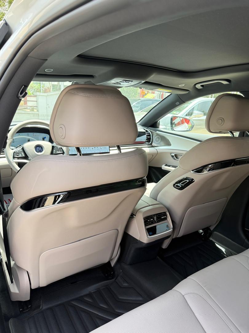 BYD DMI (PLUGGED IN-HYBRID) 2025 — photo 2 of 12